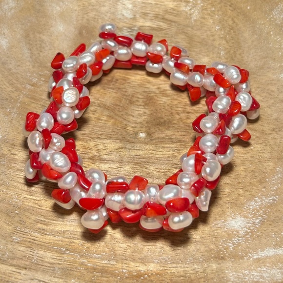 NWOT Pearl & Red Coral Cluster Bracelet - Picture 3 of 8